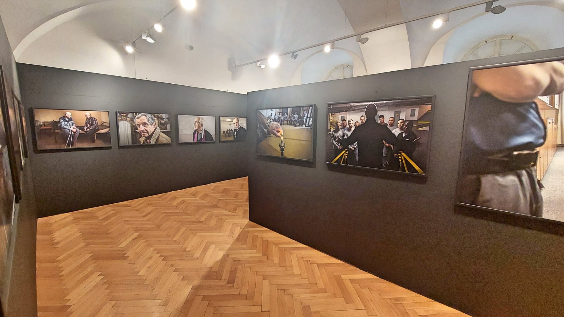 Výstava fotografií z věznic