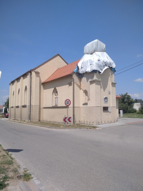 Kostel v Hruškách, červen 2022, foto: Leoš Jančálek
