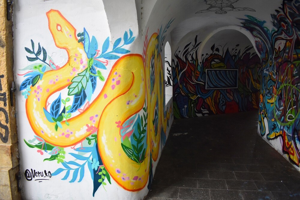 Zásahy v Lomené galerii, malba Veru_ko, foto: Chaos company