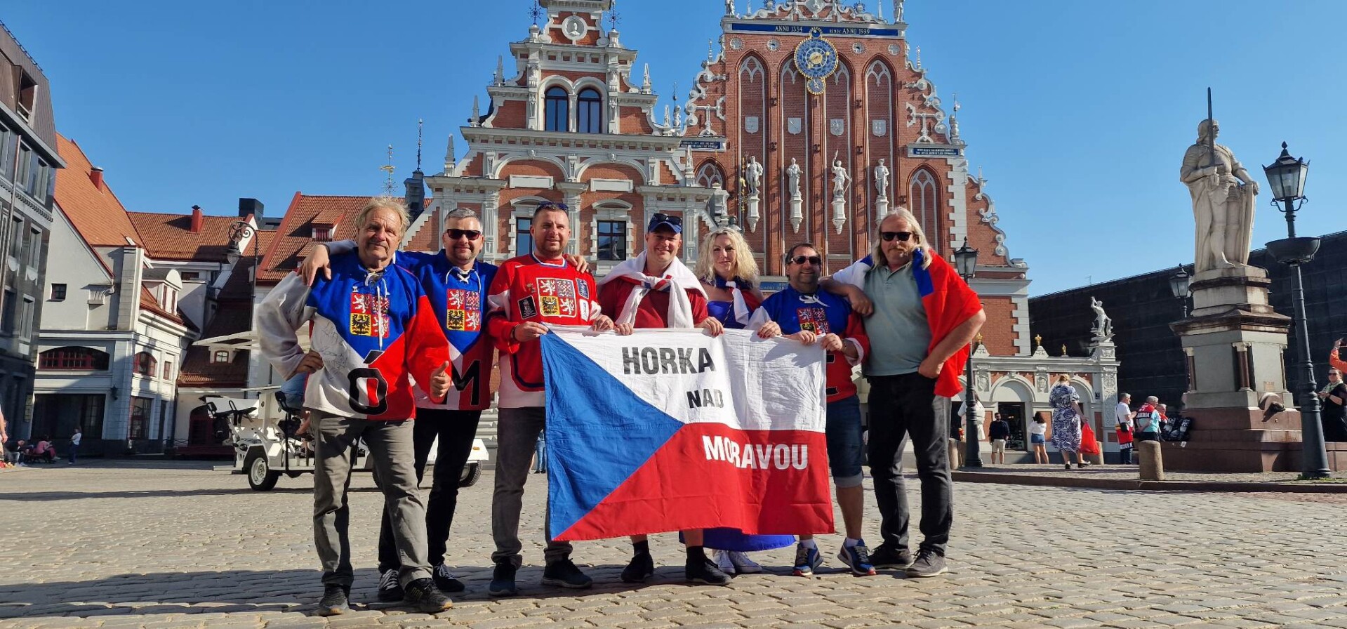 Výprava hokejových fanoušků z Horky nad Moravou, foto: David Foretník