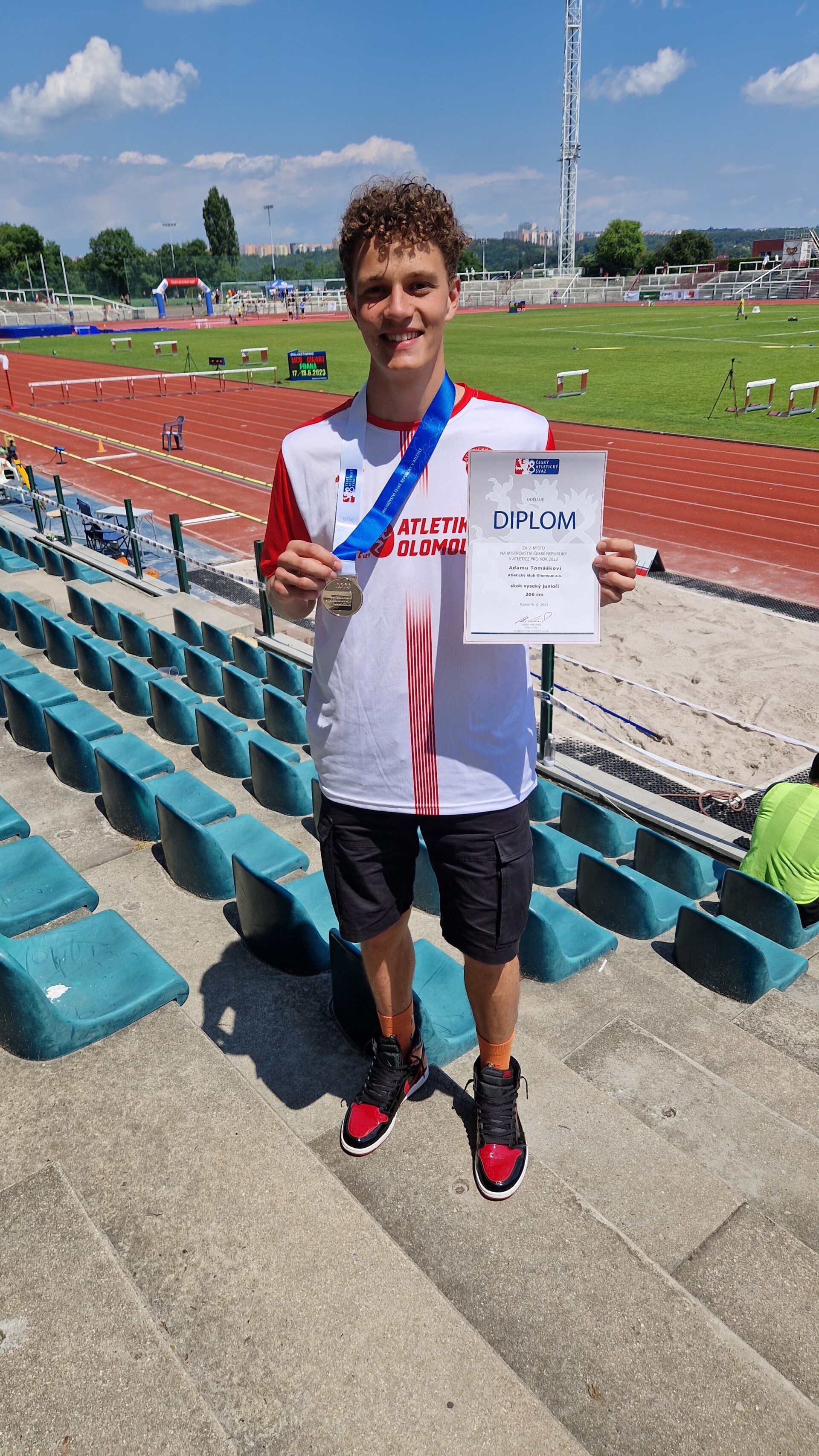 Střibrný výškař Adam Tomášek