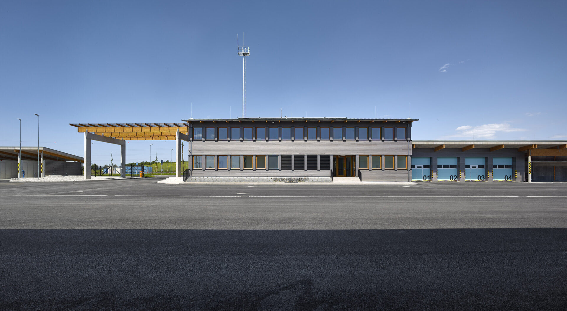 Letošní vítěz: Středisko správy a údržby dálnic v&nbsp;Přerově, Pelčák a partner architekti; zdroj: Za krásnou Olomouc