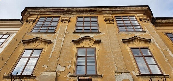 Stav fasády před opravou, zdroj: město Šternberk