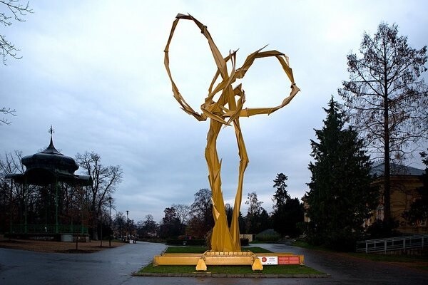 Stvůra od olomouckého sochaře Jana Dostála, zdroj: Sculpture Line