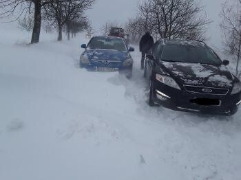 Zapadlá auta u Lipiny, zdroj: HZS OK