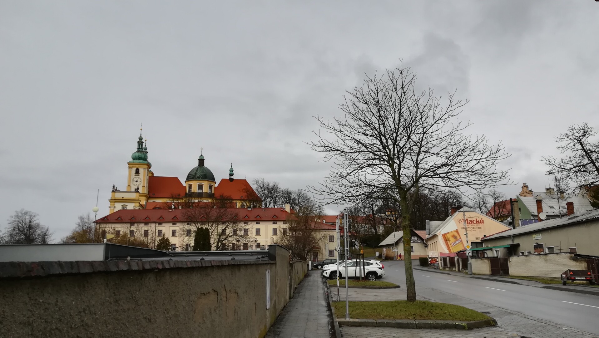 Umístění služby Anastasios, šedá fasáda vlevo dole; zdroj: Olomoucký Report