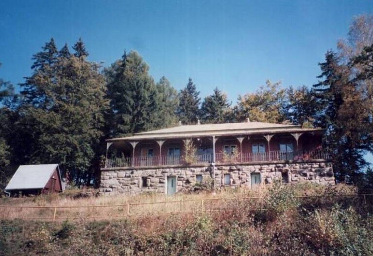 Lovecký zámeček po roce 1989; zdroj: Národní památkový ústav