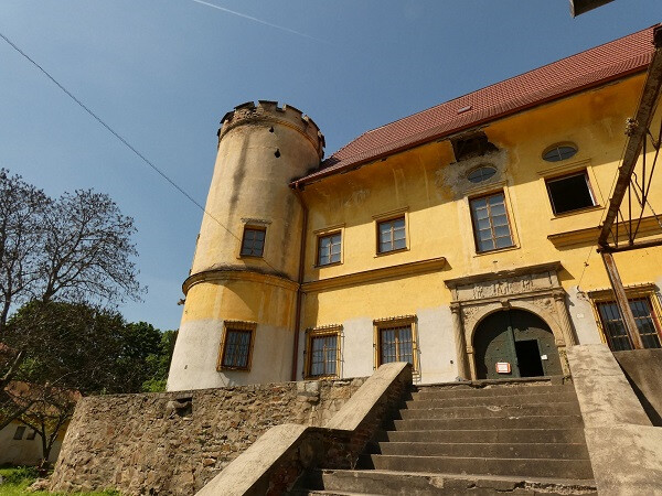 Zámek Dívčí Hrad, zdroj: Mapy.cz