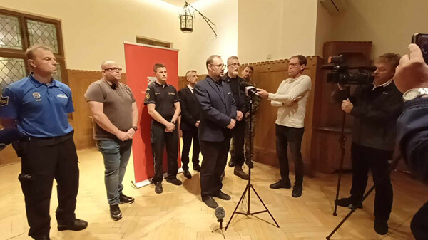 Po jednání povodňové komise města Olomouce, mluví Jan Langr, zdroj: Report.cz