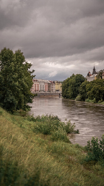 Situace u řeky Moravy v Olomouci, neděle dopoledne, foto: Jakub Wittka