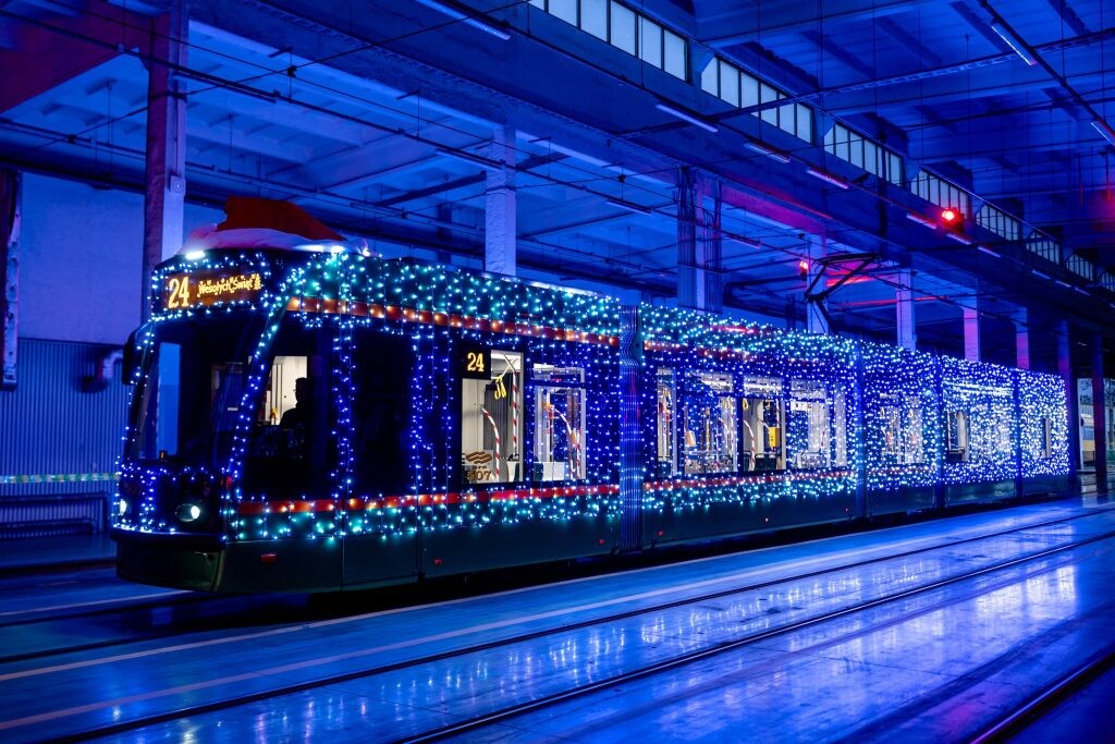 Vánoční tramvaj v Poznani, zdroj: MHD86.cz