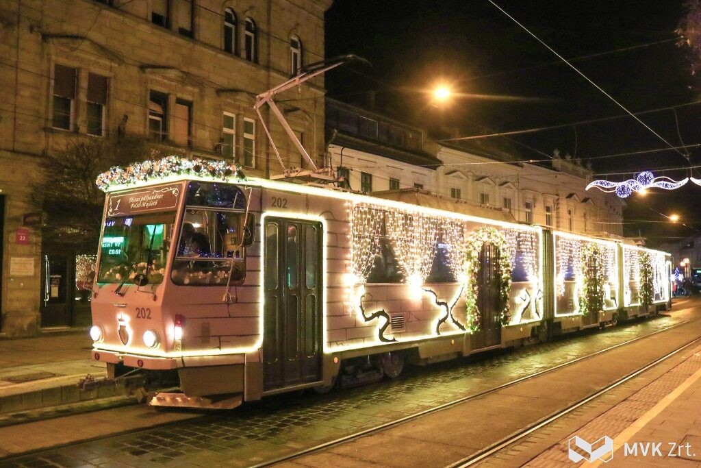 Vánoční tramvaj v Miskolci, zdroj: MHD86.cz