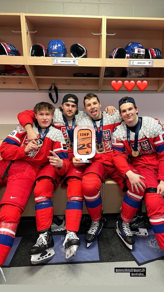 Jakub Fibigr - druhý zprava; zdroj: Instagram Jakuba Fibigra