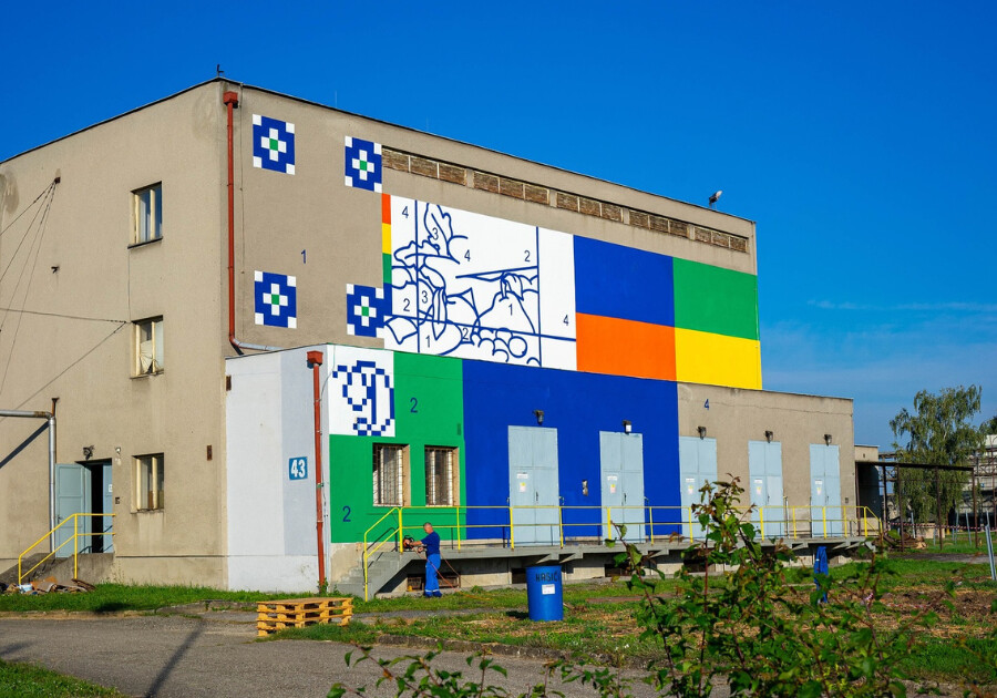 Budova Farmaku rukou Dr. Kartelović.
Zdroj: SAFE