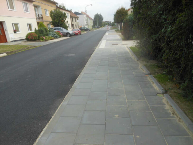 Ulice Jilemnického v Nedvězí po opravě, foto: MMOL