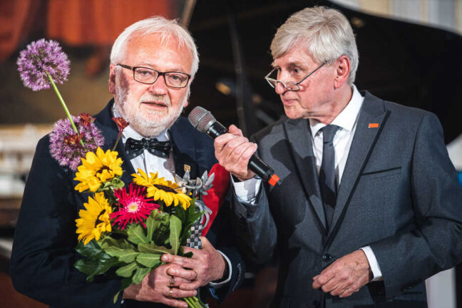 Profesor Rostislav Švácha (vlevo) po převzetí Ceny města Olomouce, foto: MMOL