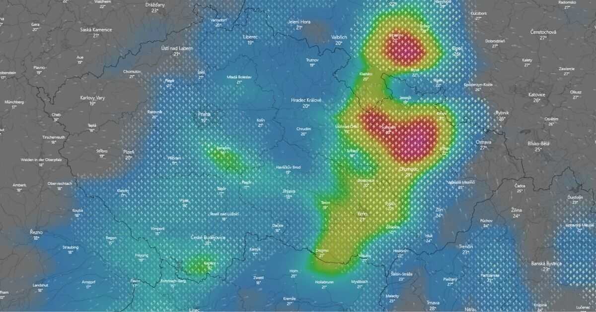 Srážková předpověď na středeční osmou hodinu večerní, foto: windy.com