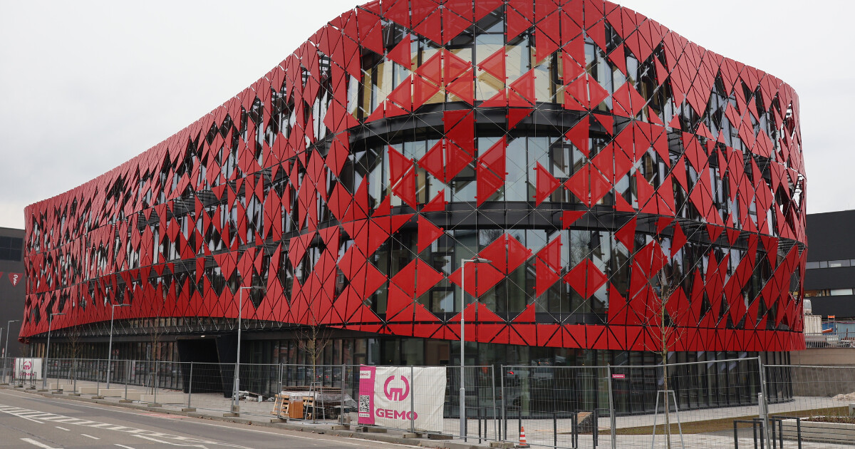 Nová budova na Hněvotínské ulici, zdroj: Crest Communications