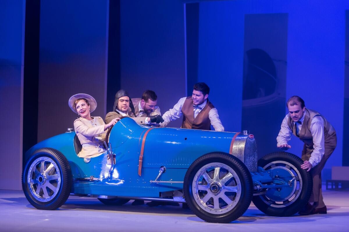 Zdroj: Bugatti Club, Autoklub České republiky, Moravské divadlo Olomouc, Věra Kopka