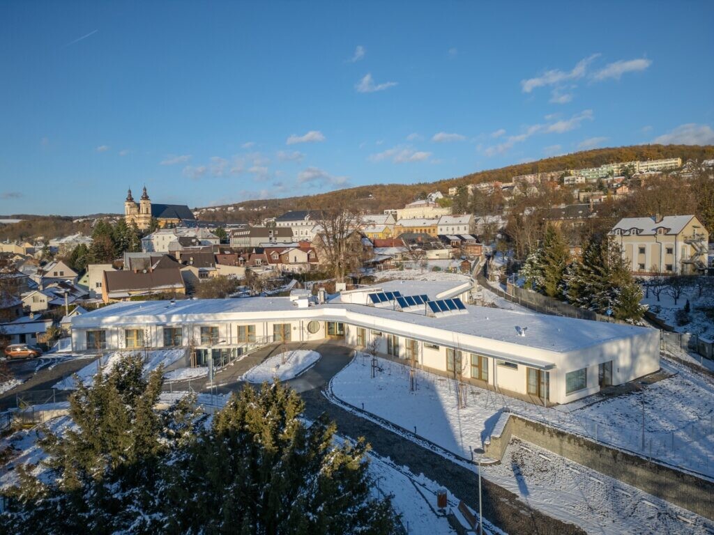 Vítězná tělocvična v Drahotuších, dům v Kolšově, škola SVAT, Dům seniorů Šternberk, rekonstruovaný dvorní trakt na Dolním náměstí, MUO Central, foto: Za krásnou Olomouc