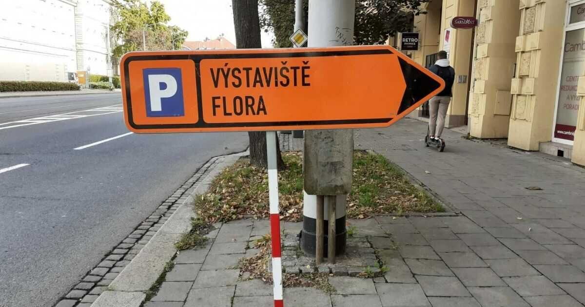 Parkování na Floře | foto Olomoucký report