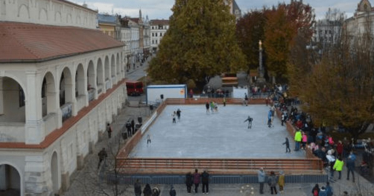 Kluziště na náměstí v Prostějově. Foto: MMPv