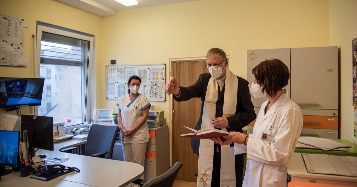 požehnání klinikám FNOL | zdroj Fakultní nemocnice Olomouc