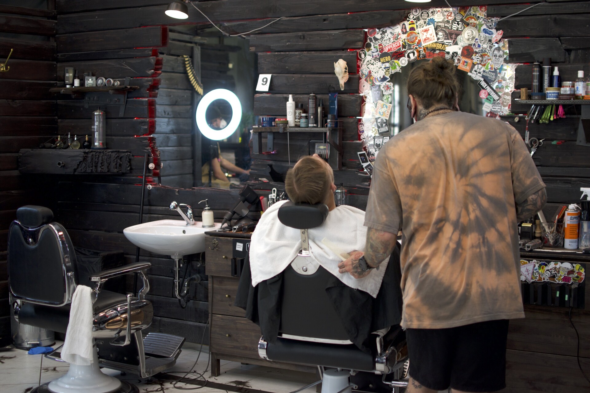 Doe's Barber Shop