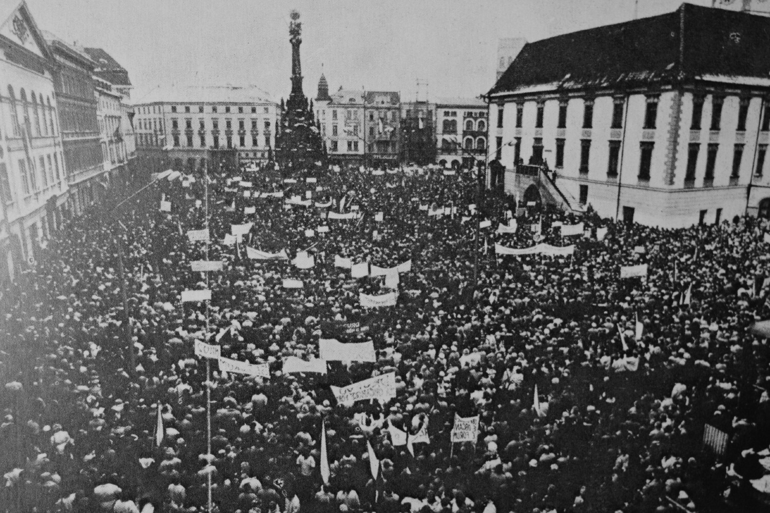 Události Sametové revoluce v Olomouci, zdroj: Paměť národa