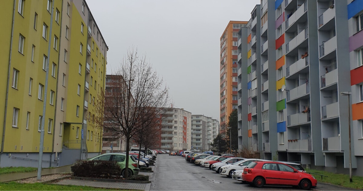 Parkování v Povlu. Foto: Ondřej Chlup