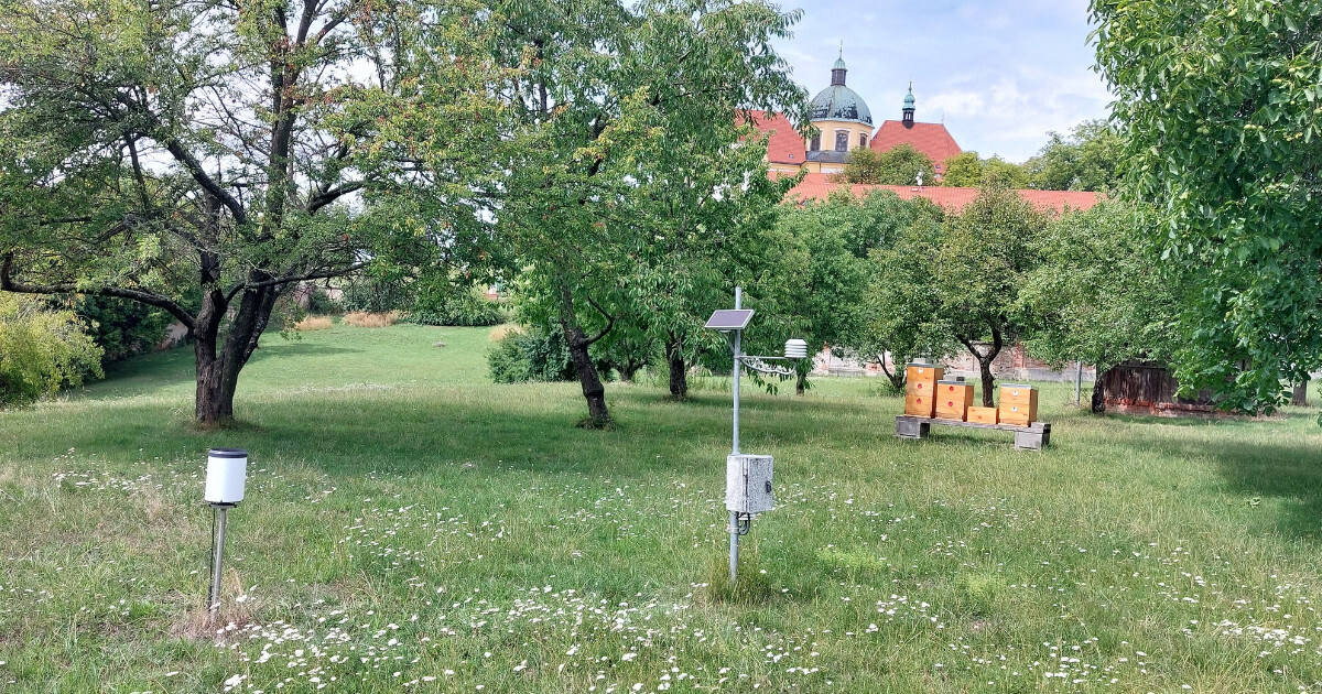 Jedna z meteorologických stanic na Svatém Kopečku, zdroj: UPOL