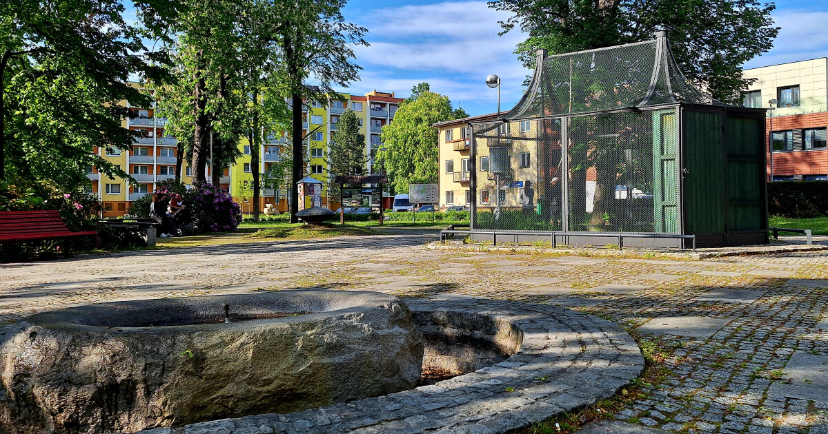 Současná podoba náměstí Svobody v Jeseníku, které bývalo místem setkávání řecké komunity. Zdroj: Olomoucký Report