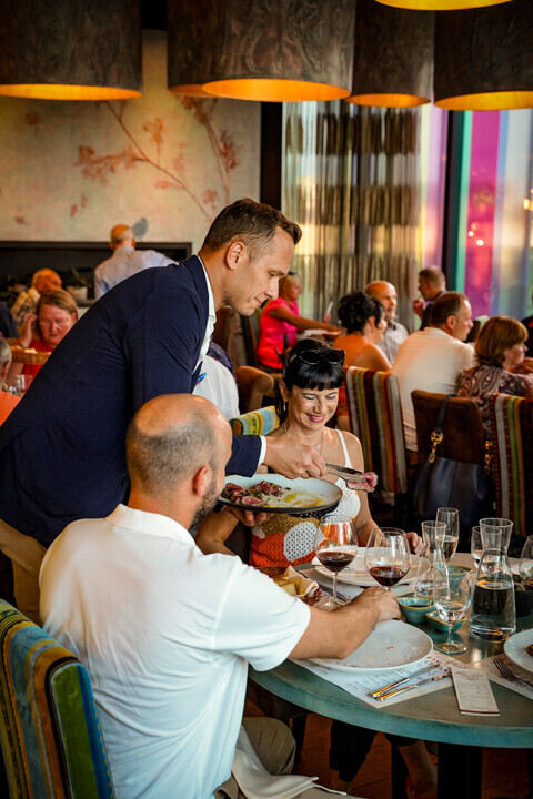 zdroj: Lobster Family Restaurant
