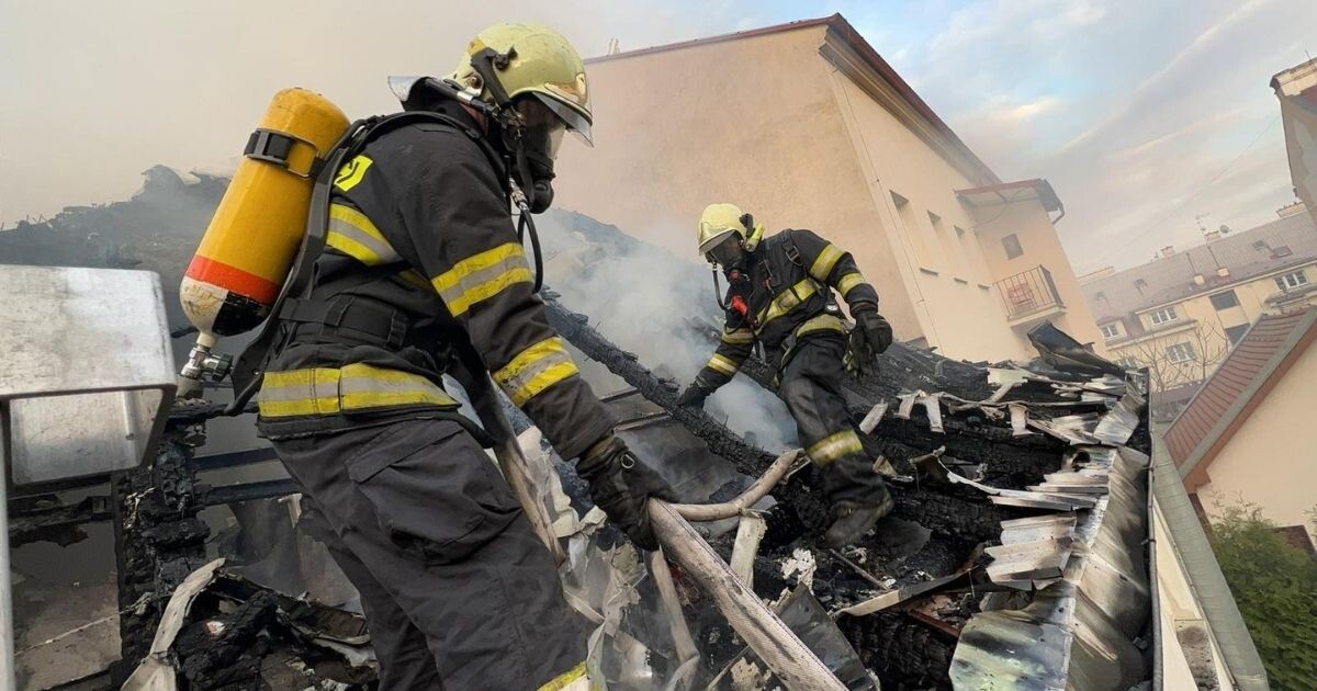 Požár domu na Blažejském náměstí | foto HZS OK