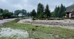 Silné deště rozvodnily řeku Bělou v Jeseníkách. Hasiči odčerpávají vodu ze zatopených sklepů, foto: HZS OLK