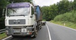 Převrácený návěs pod Červenohorským sedlem, foto: Policie ČR
