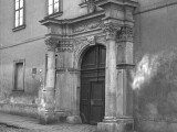 Křížkovského 10, portál univerzity a sloupoví z boční strany, rok 1935