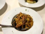 Fregola s mořskými plody - podává se téměř na každém rohu, zdroj: Lobster family restaurant