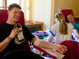 Na akci Pomáhej srdcem se zastavil také šermíř Jakub Jurka, zdroj: Olomoucký Report