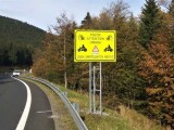 Varovné cedule na Červenohorském sedle, foto: ŘSD