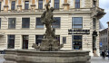 Voda z ní roky prosakovala. Merkurovu kašnu v Olomouci jako první chrání olovo