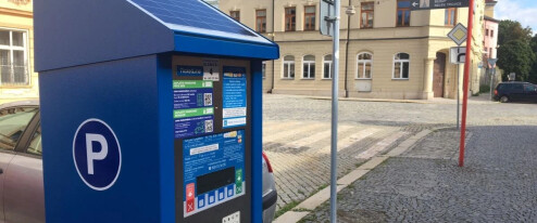 Město zakáže noční parkování kamionů a obytných vozů. Chce uvolnit místa pro řidiče osobních aut