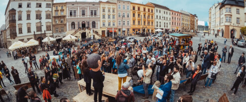 Král nebo královna i dvoudenní program. Majáles se letos přesune do letního kina
