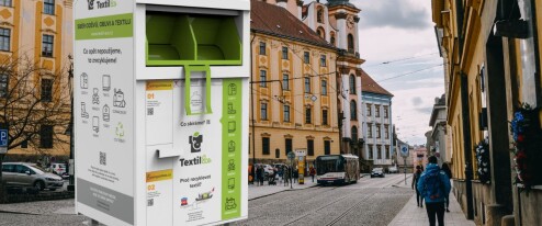 Oblečení končí i na chodníku. Tabulový vrch hledá cestu z textilní krize