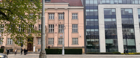 VIDEO: Už jste se zhoupli? Vozovka v centru se propadla