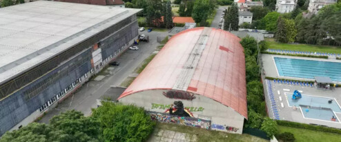 Malá hala zmizí během května. Starou budovu město roky nevyužívalo, teď ji zdemoluje