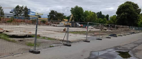 Jak pokračuje demolice malé haly? Klub může po letech získat licenci
