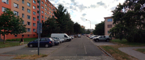 Nezaparkujete, neprojedete. Od pondělí začíná uzavírka ulice na Povlu