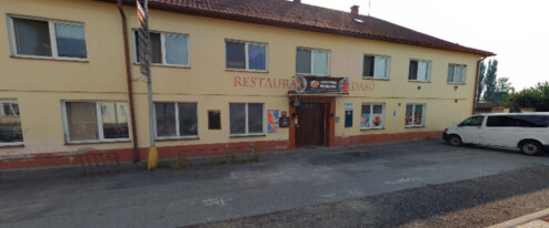 Potravinářská inspekce uzavřela restauraci v Litovli. Našla v ní hmyz a poškozený strop