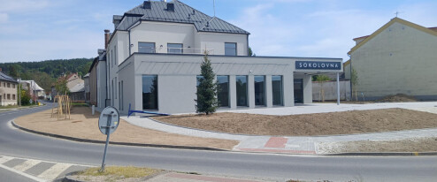 Máme důstojné zázemí pro společenské akce, říká starosta Dolan po rekonstrukci sokolovny